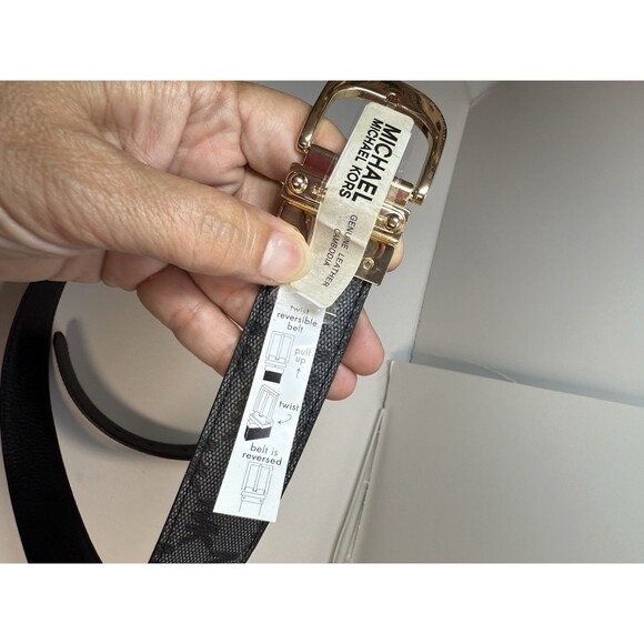 Michael Kors Genuine Leather Cambodia Black Logo/Solid Reversable Belt Sz L New - Picture 5 of 7